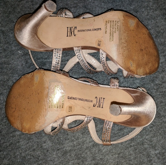 Champagne colored heels - Picture 3 of 4