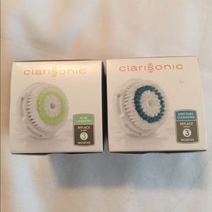 2 clarisonic replacement brush heads.
