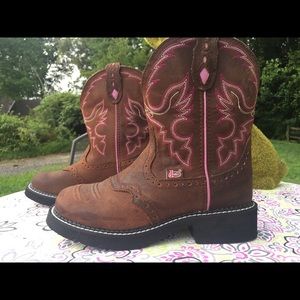 Woman's Cowgirl  Boots.