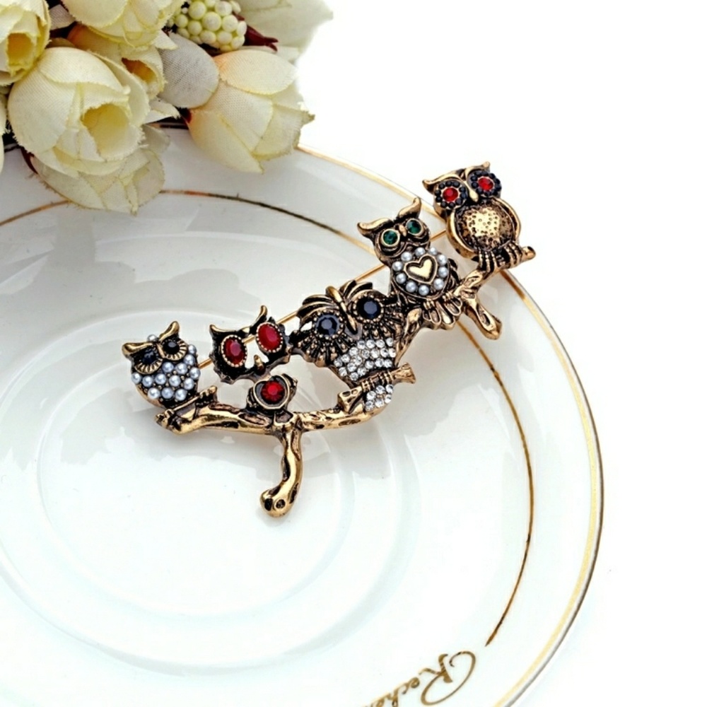 Jewelled owl brooch