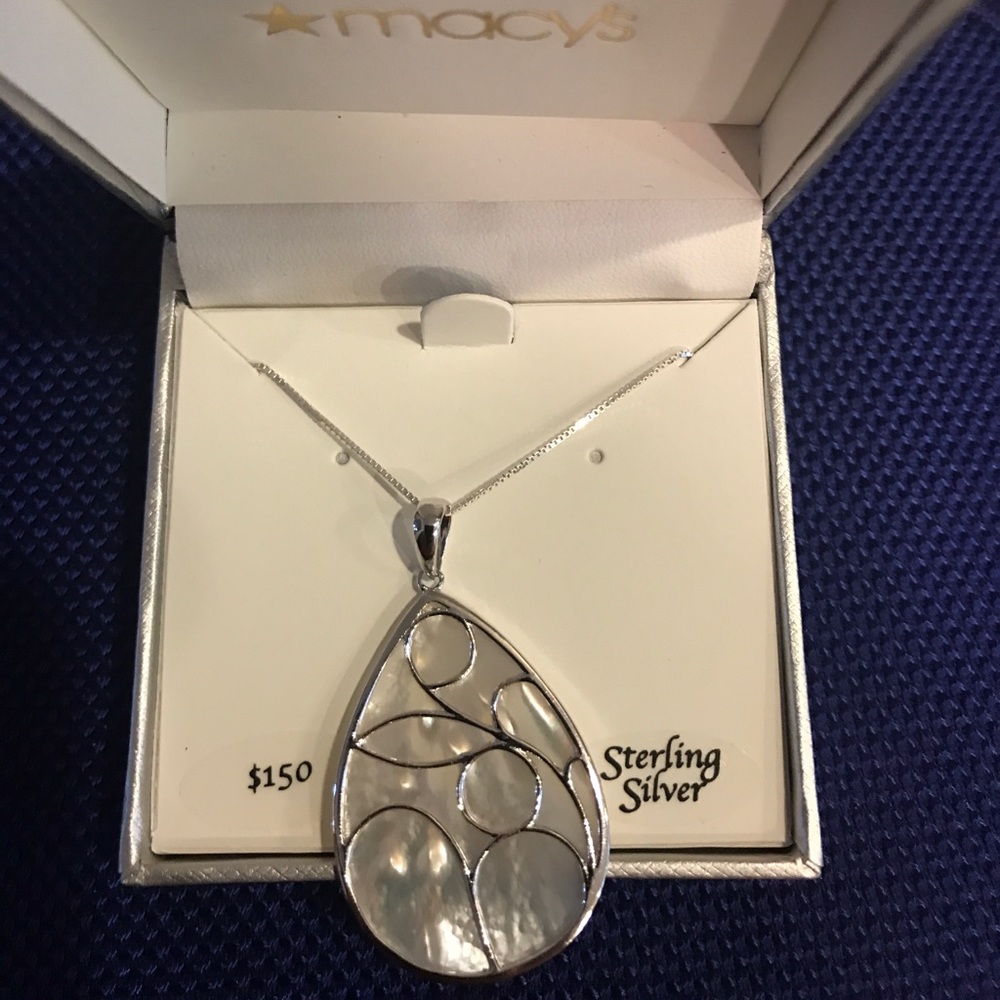 Mother of Pearl Necklace New With Tags!