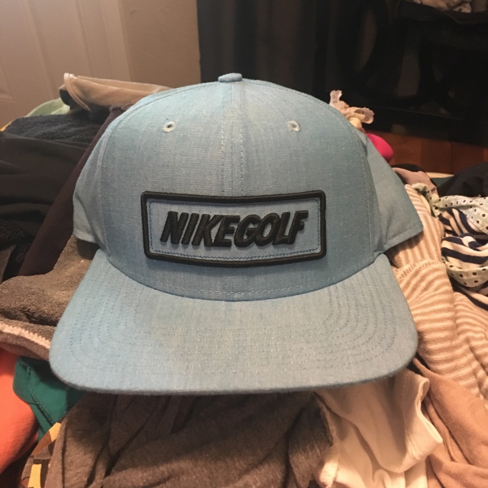 Nike golf hat new without tags
