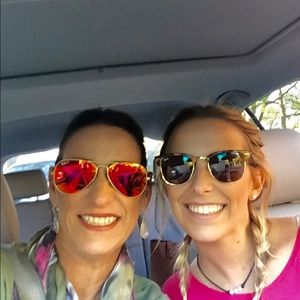 Meet your Posher, Shelly