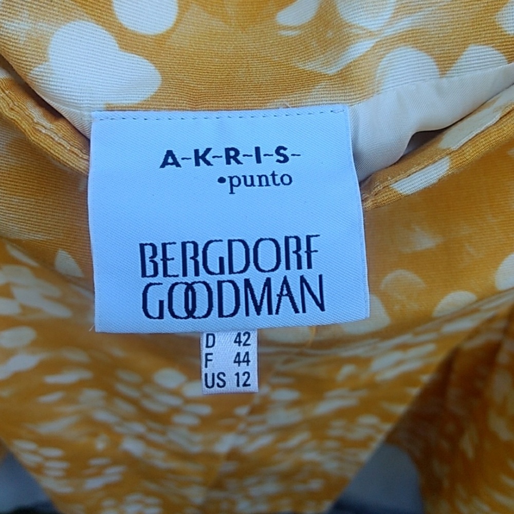 Sold in trading bundle Euc Akris punto skirt - Picture 2 of 4