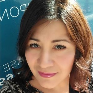 Meet your Posher, Claudia