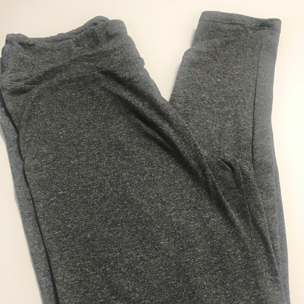 LulaRoe heather grey leggings OS