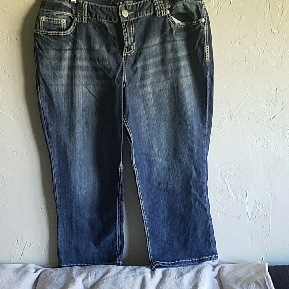 Maurices denim capris size 15/16