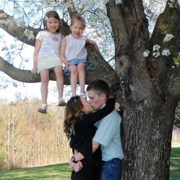 Meet your Posher, Laura - Picture 1 of 1