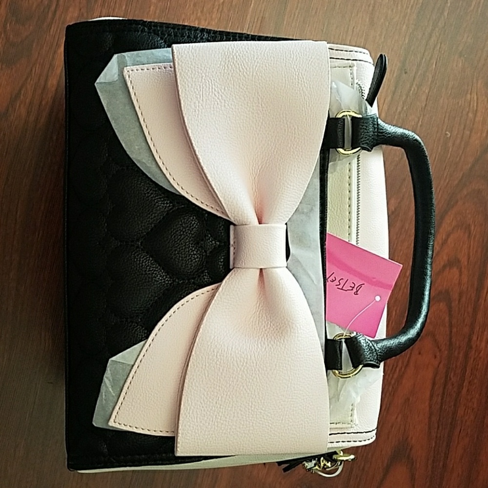 Bnwt! Betsey Johnson pouch bow satchel