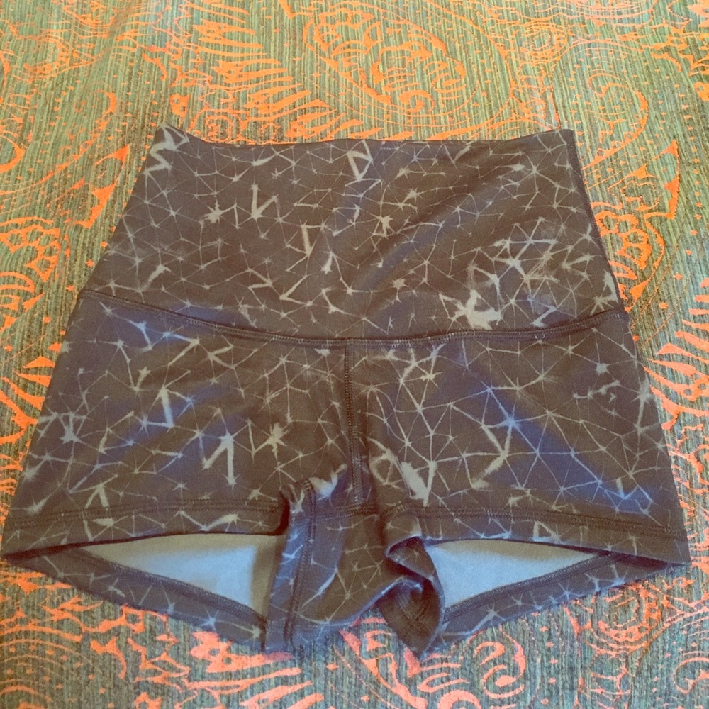 Lululemon booty boogie shorts