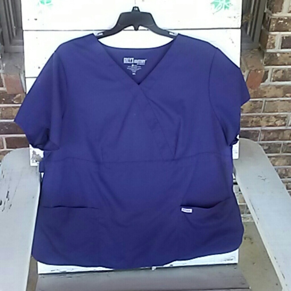 Scrub top