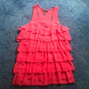 Beautiful Coral Ruffled Tan Top 👚