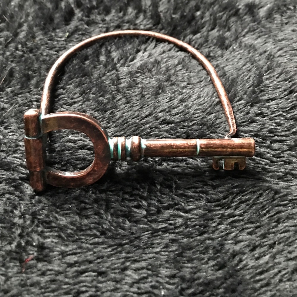 kEY bracelet💙💙💙💙❤️❤️❤️❤️