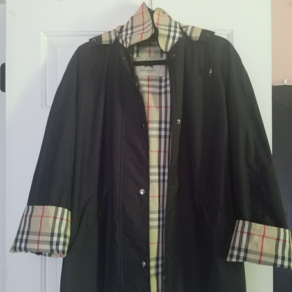 100% Authentic Burberry Brittany Raincoat