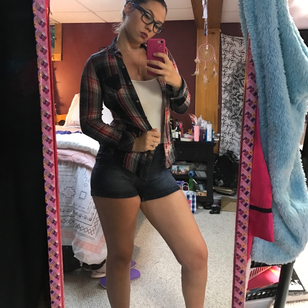 BLACK AND RED FASHION FLANNEL