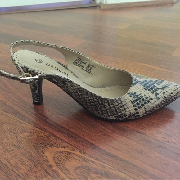 Snake print heels - Picture 2 of 2