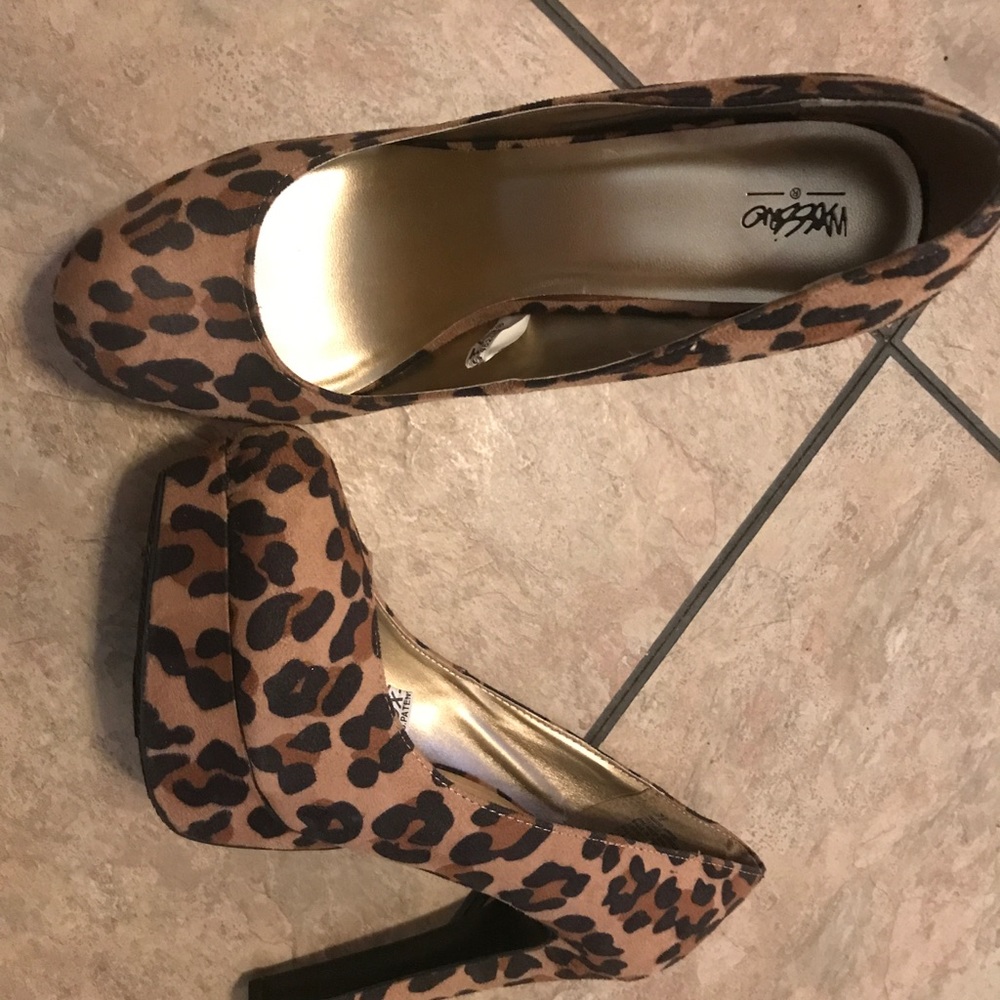 Leopard print heels size 7.5 Mossimo
