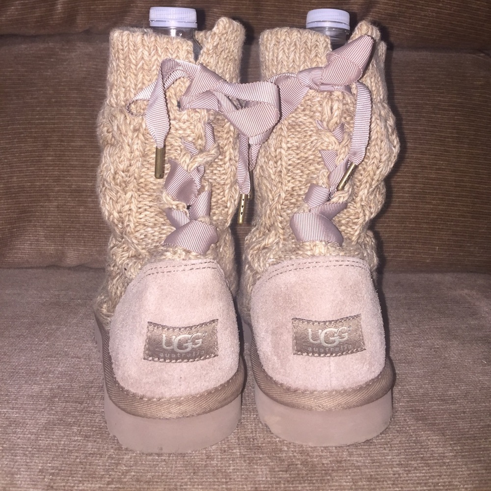 LIKE NEW UGG Isla Boots size 7