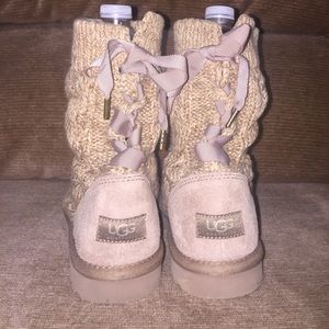 LIKE NEW UGG Isla Boots size 7