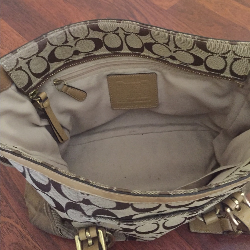 Coach purse - Picture 2 of 2