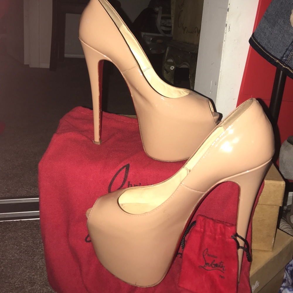 Christian Louboutin nude so highness heels