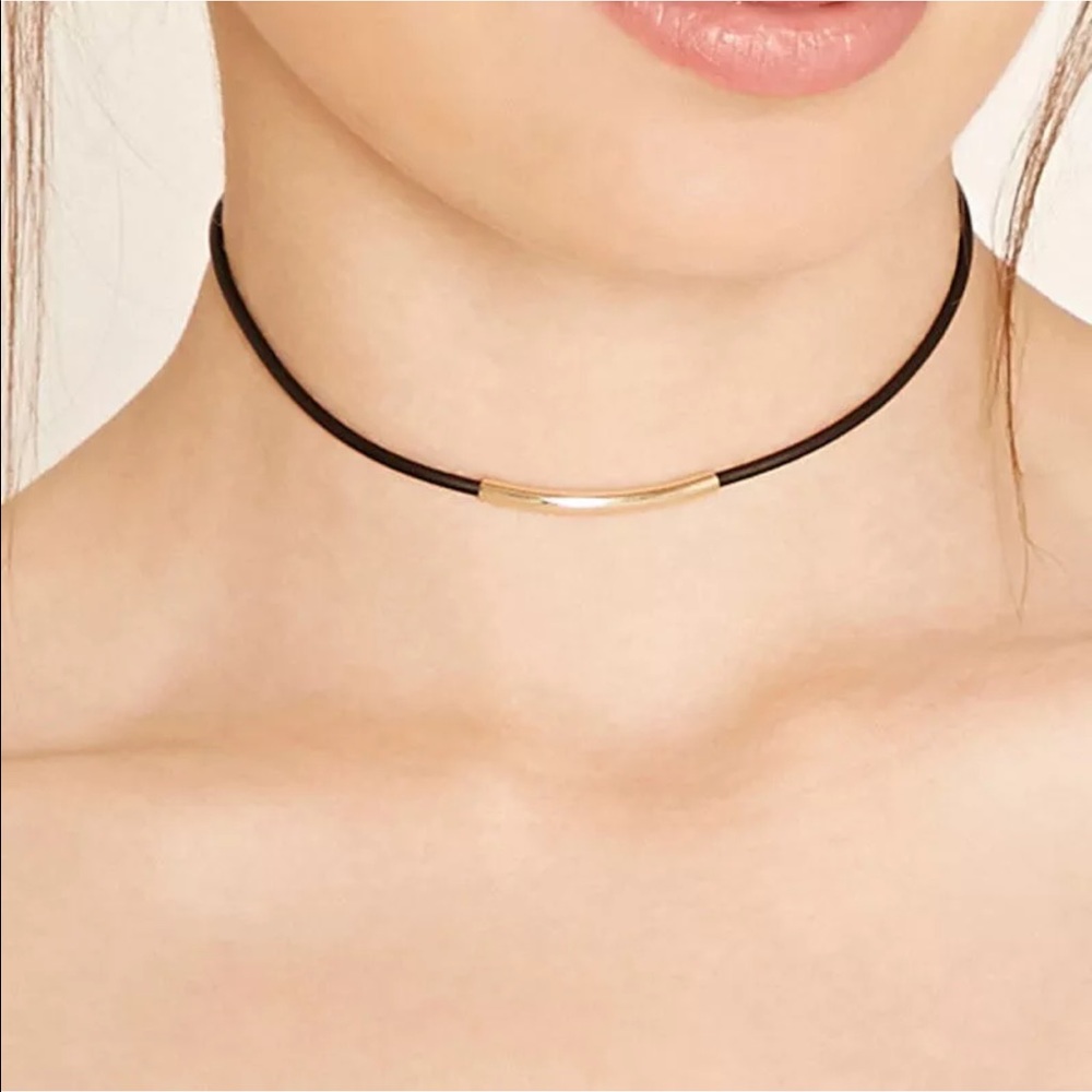 Gold accent dainty black choker necklace - Picture 4 of 8
