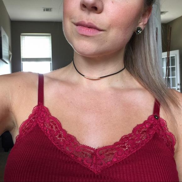 Gold accent dainty black choker necklace - Picture 5 of 8