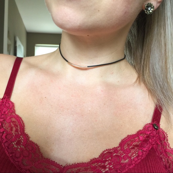 Gold accent dainty black choker necklace - Picture 6 of 8