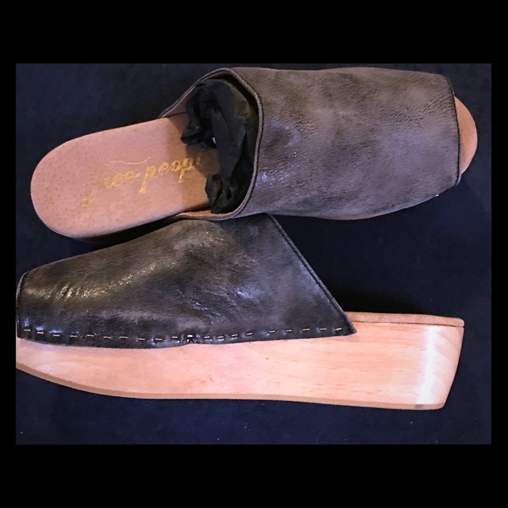 Free People slip on peep toe clog. NEW in box!