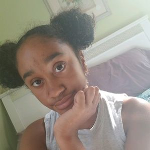 Meet your Posher, Elisha