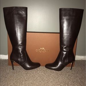Women's 6.5 Roma Soft Shine Calf Coach Boots