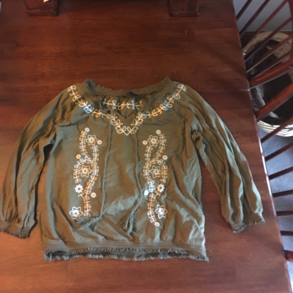 Olive green 3/4 sleeve shirt