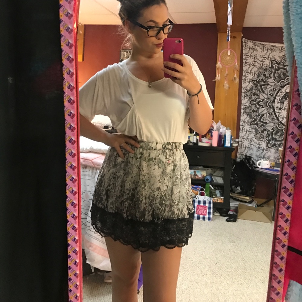 SPLATTER PAINT AND LACE SKIRT