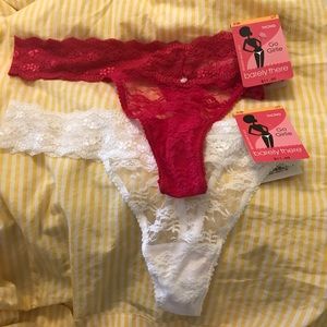 NWT Barely There thong panties L/7