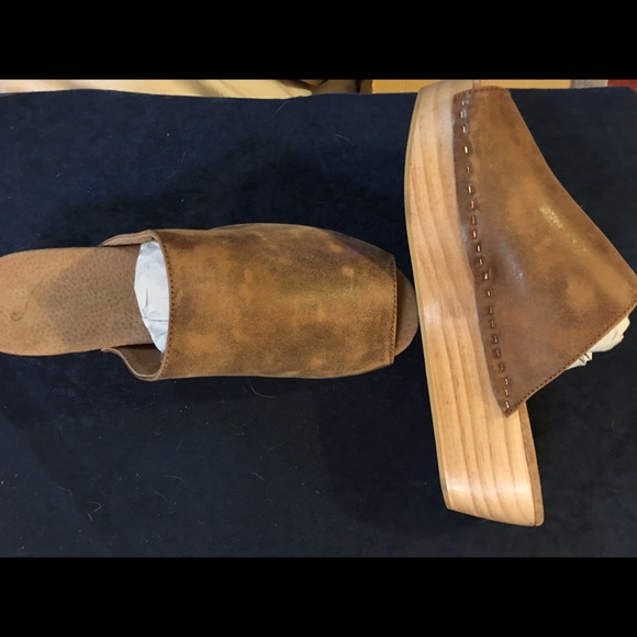 Free People Mare slip on clogs-NEW IN Box! - Picture 2 of 6