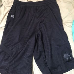 Under Armour Loose Shorts