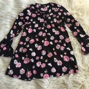 SALE 🌙 black floral bell sleeve dress