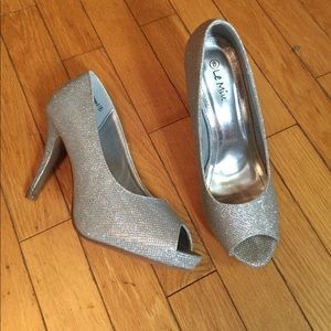 Le Mile sparkly pumps size 8