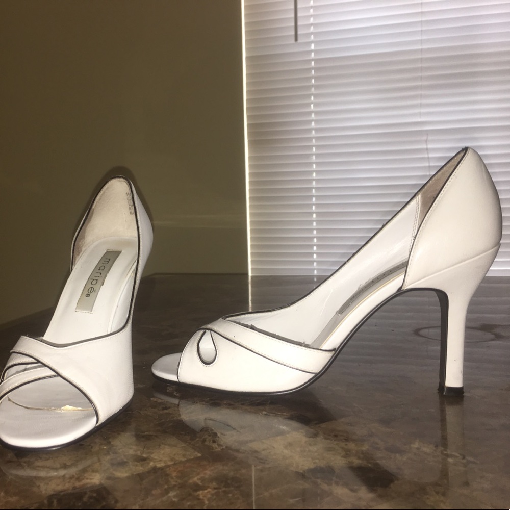 White leather heels 6.5