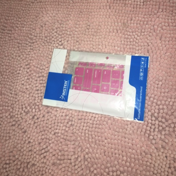 MacBook Pro 15 inch Case, Screen Protector & Cover - Picture 4 of 4