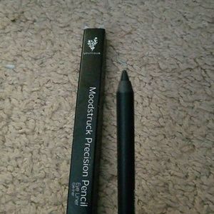 Moodstruck precision eyeliner pencil