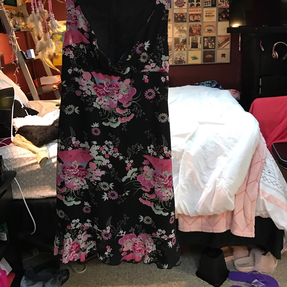 CLASSIC FLOWER PRINT DRESS