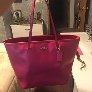 Bright pink coach purse 💋💋💋