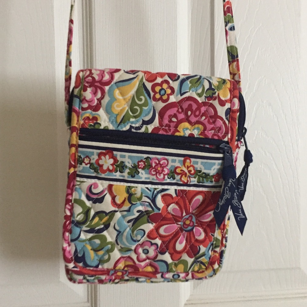 Vera Bradley crossbody in Hope Garden