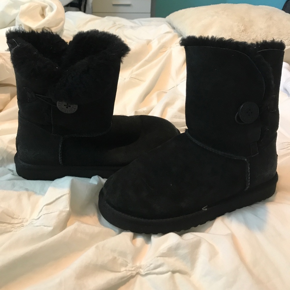 Black Uggs