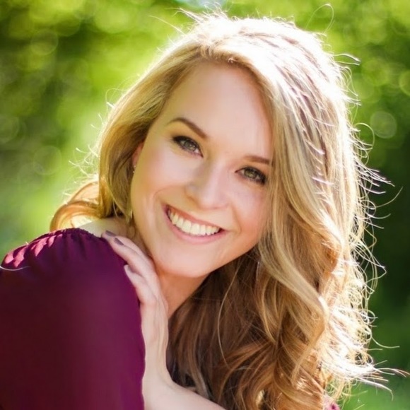 Meet your Posher, Madison - Picture 1 of 1