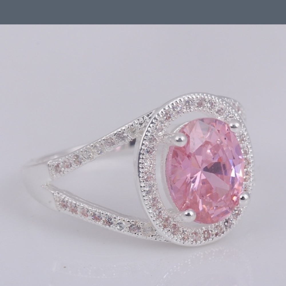 Pink crystal ring w/cubic