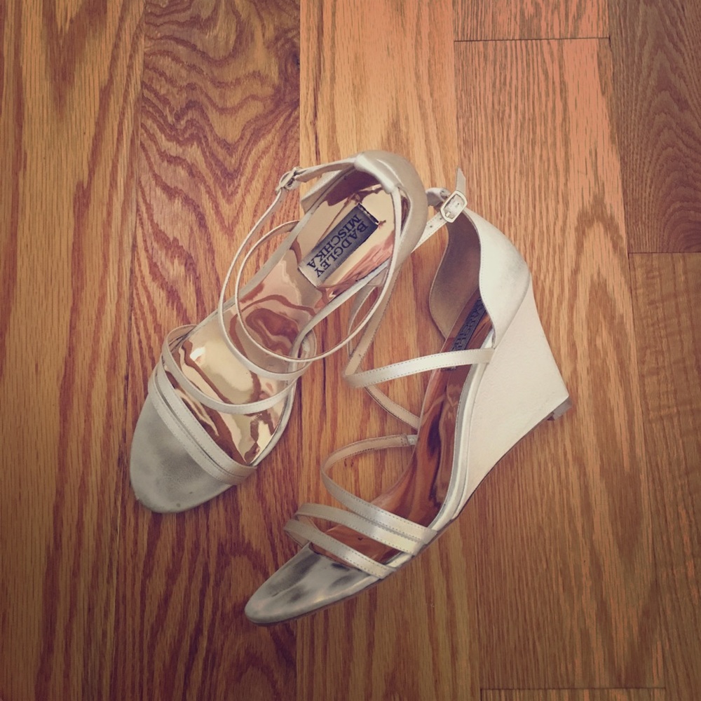 Badgley Mischka Women's Bonanza Wedge Sandal Ivory