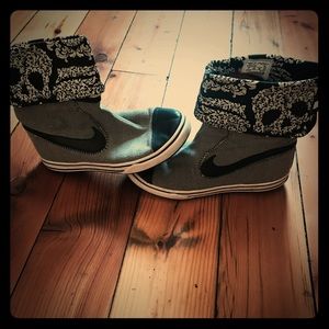 Limited addition Nike skull kicks! 🔥