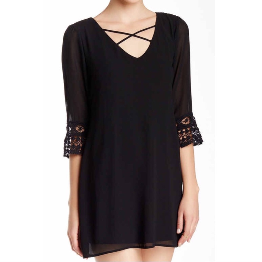 NWT Want & Need Lace Sleeve Trapeze Dress 